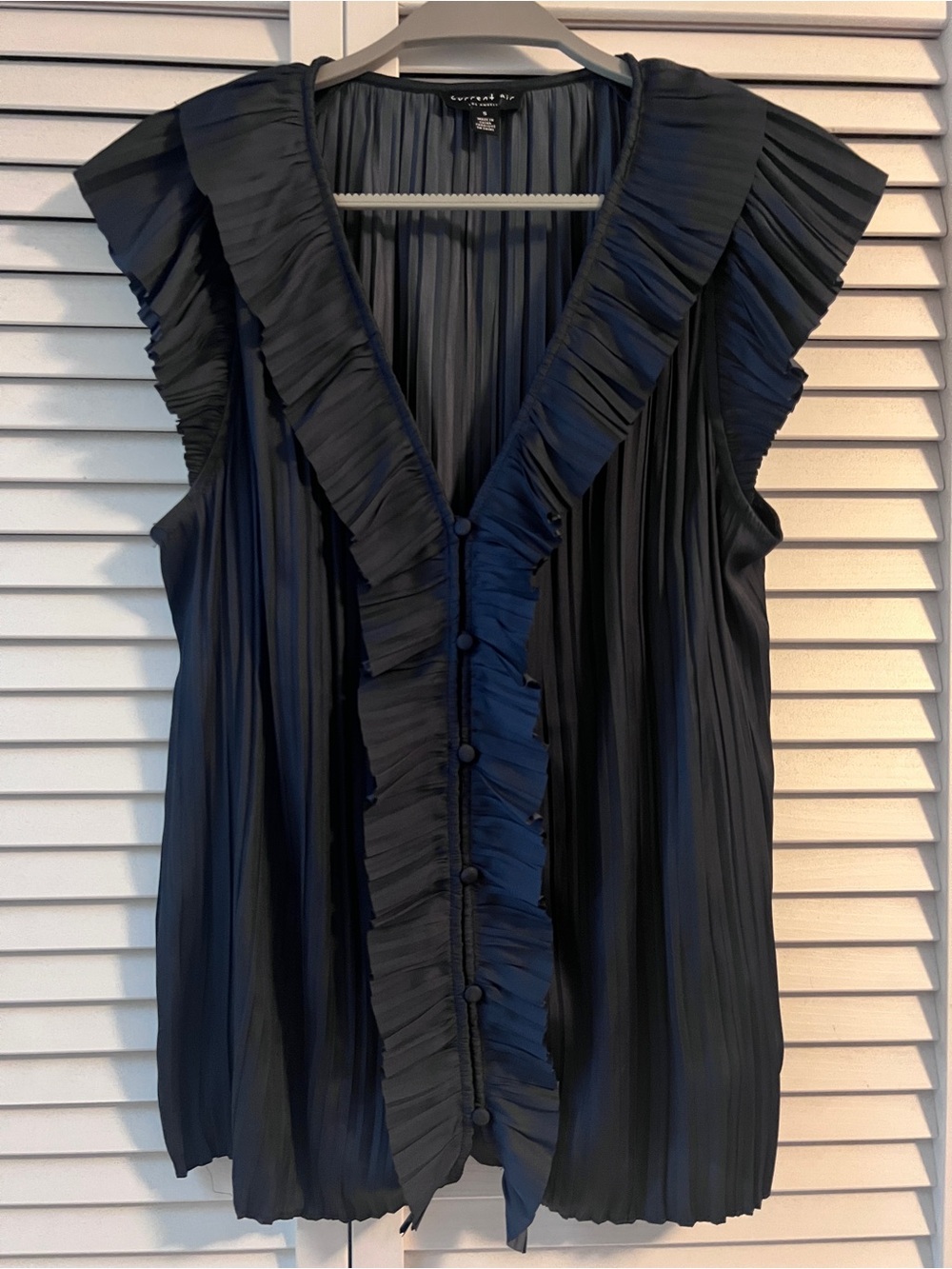 Current Air Black Pleated Ruffle V-Neck Sleeveless Blouse